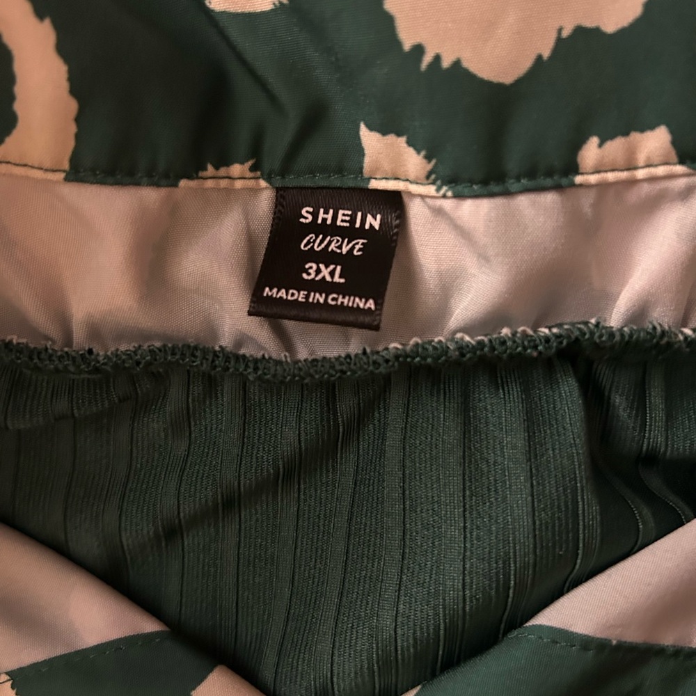 Green Patterned Women's Top - Picture 2 of 2